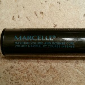 Marcelle Makeup - Marcelle Ultimate Volume Nano Mascara Marcelle Makeup - Marcelle Ultimate Volume Nano Mascara